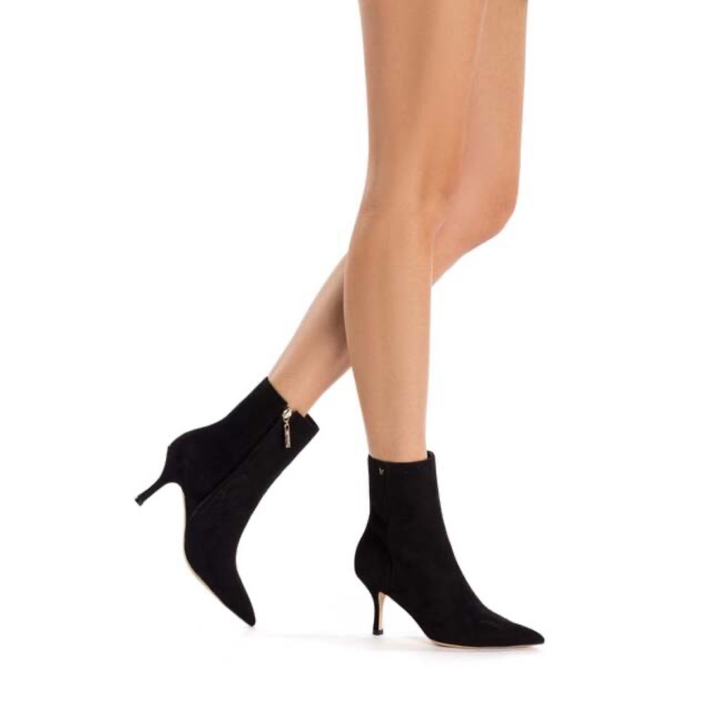 Larroude Mini Kate Ankle Boots
Stiletto Heels Pointed Toe Kid Suede
Black Sz 10